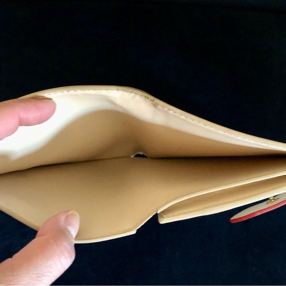 CELINE Medium Strap Wallet in Bicolour Grained Calfskin
Powder / Red - Picture 11 of 12